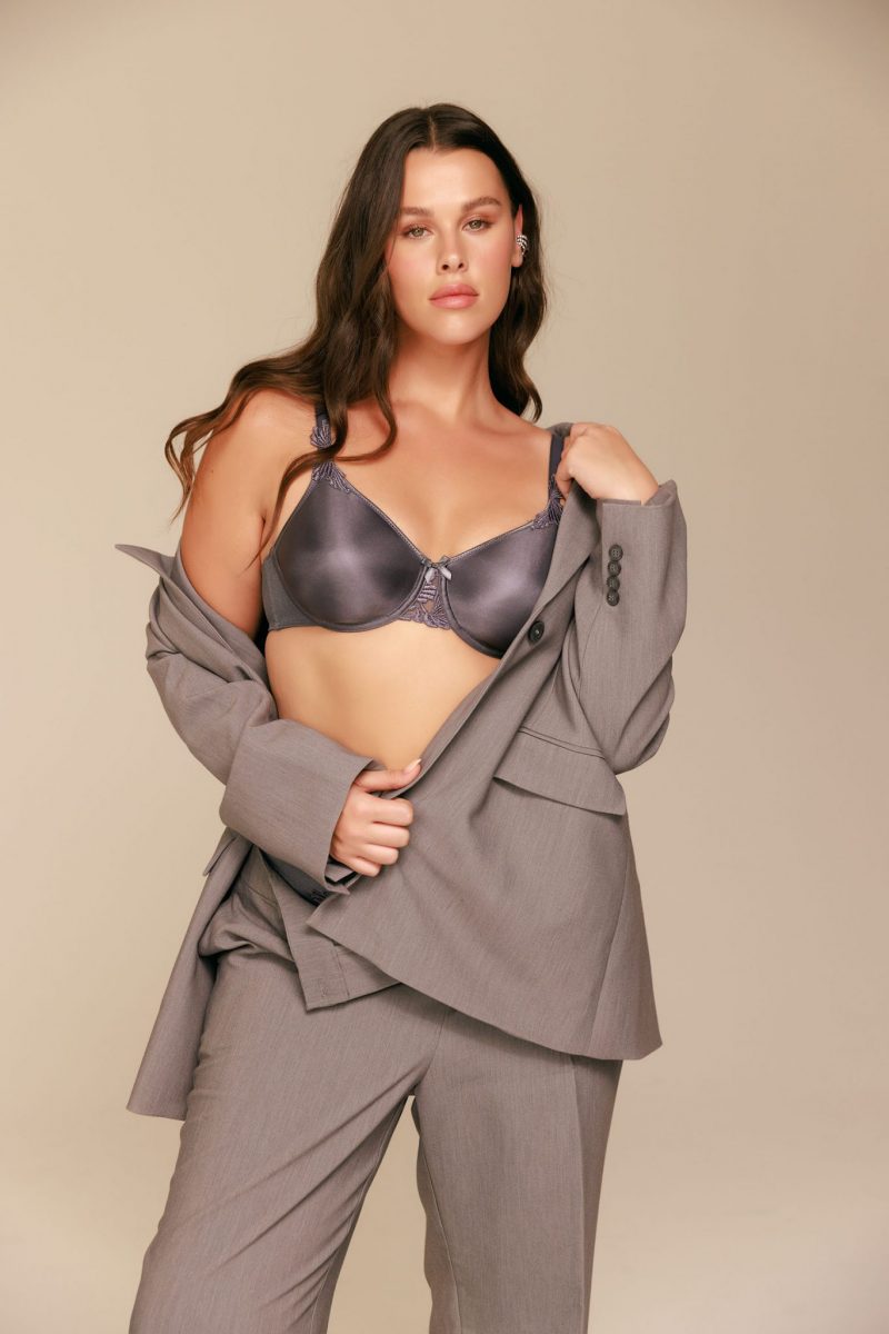 הדונה אפורה6