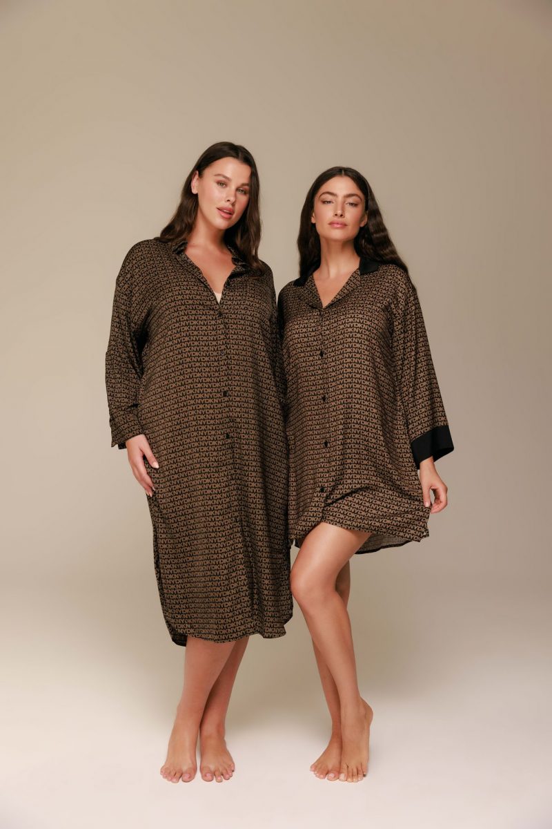 yi00053 זוגי שמלות עם לוגו1